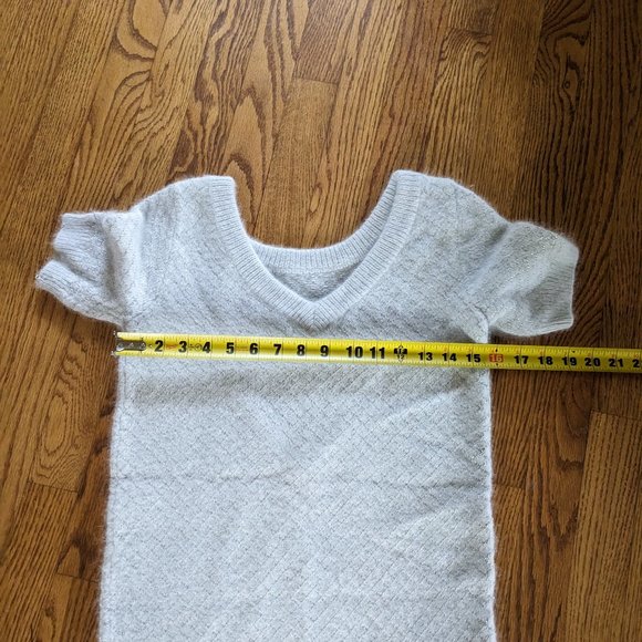 Marc By Marc Jacobs  Creamy / sliver wool blend short sleeve sweater  Sz XS - Picture 8 of 10